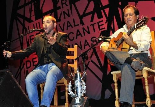 El flamenco llega este jueves a los Atardeceres Musicales del Muelle con la voz de Jeromo Segura