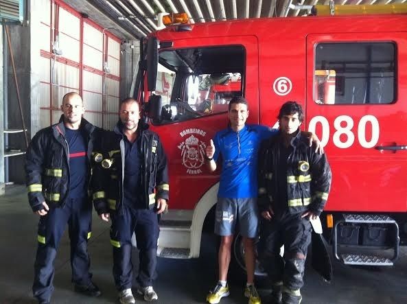 Juan Manuel Arrazola y Bomberos Sin Fronteras luchan por acabar el objetivo de 'Kilómetros de Cooperación'