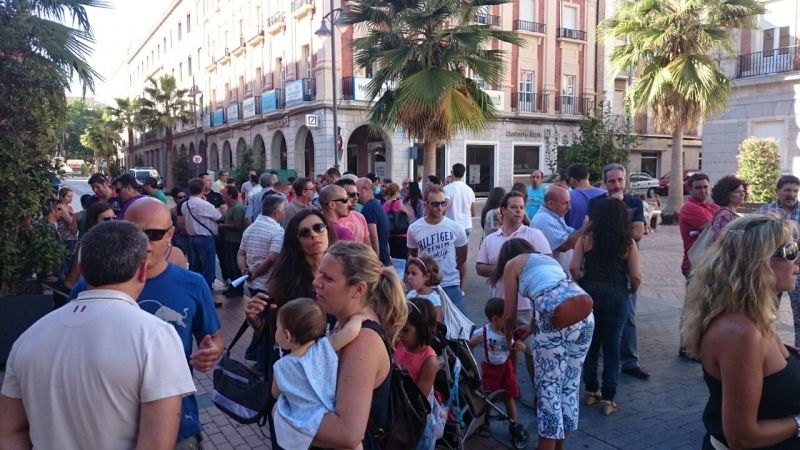 El alcalde se compromete con los trabajadores de Ence a luchar 'con toda firmeza' para evitar el cierre de planta