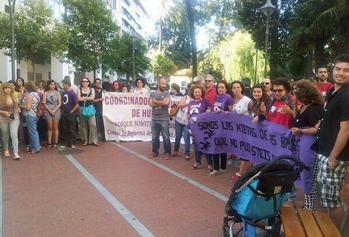 Izquierda Unida respalda la manifestación pro aborto libre de la Coordinadora Feminista de Huelva