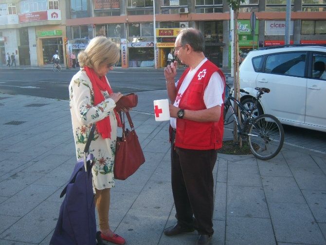 Más de 150 voluntarios hacen posible el ‘Día de la Banderita’