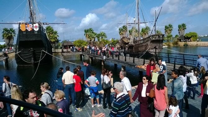 El Muelle de las Carabelas bate récord de visitas el 12 de octubre con casi 9.000 personas
