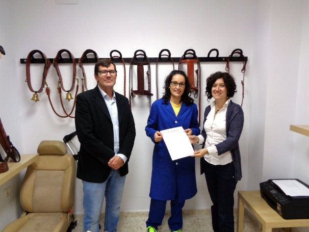 La Junta ha reconocido a 97 autónomos, asociaciones y empresas artesanales en la provincia de Huelva
