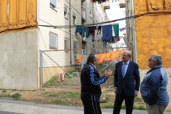 El alcalde exige a la Junta de Andalucía que retome “de inmediato” las obras del Torrejón