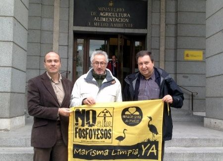La Mesa de la Ría traslada al Ministerio la retirada de los fosfoyesos