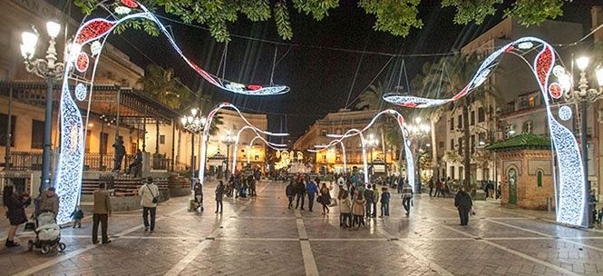 La luz de la Navidad llega a una treintena de calles de la capital