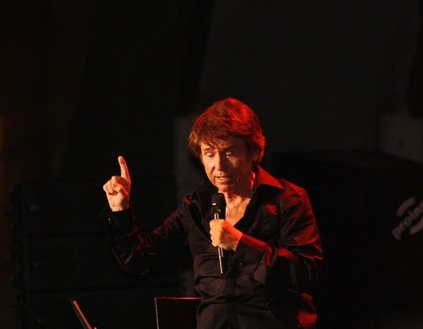 Raphael pone el broche de oro a los conciertos 'Sinphónicos'