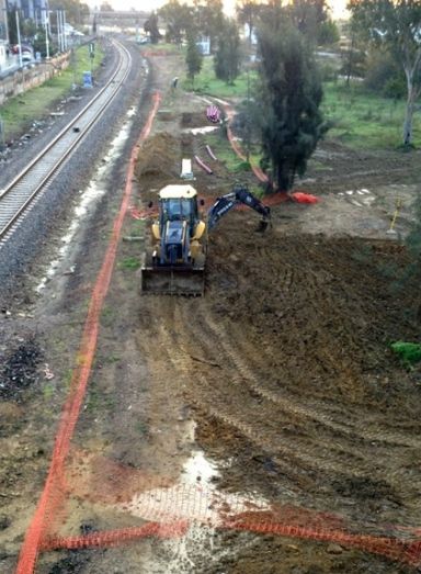 El subdelegado recuerda que Fomento destina 23,7 millones al ferrocarril onubense en los PGE