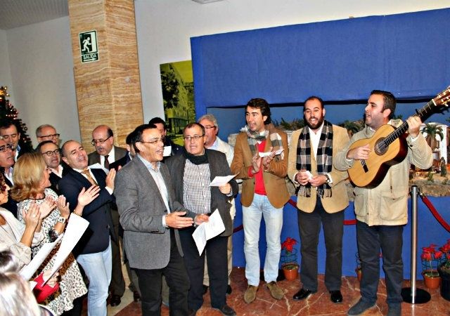 Diputación abre las puertas a la Navidad inaugurando su tradicional belén a sones de villancicos