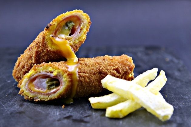Flamenquín de espárragos, gambas y cheddar