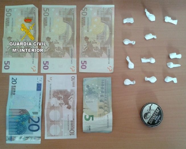 Detienen a un vecino de Almonte con siete papelinas de cocaína