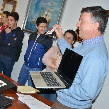 36 estudiantes palermos reciben su portátil