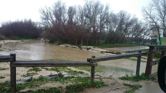 Declaran intransitables los caminos de Raya Real y de Hinojos por las lluvias