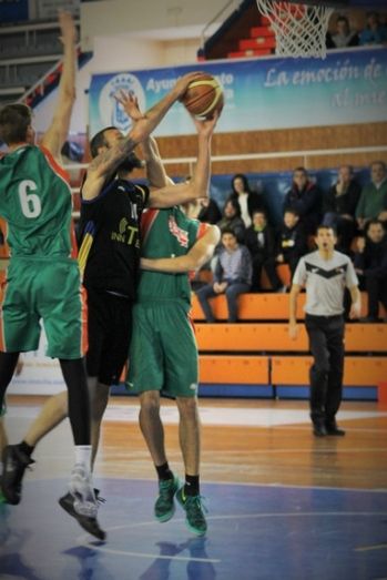 El Por Huelva supera al Baloncesto Sevilla y equilibra su balanza (60-52)