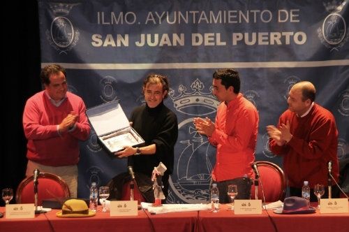 Juan Carlos Aragón comparte con el público de San Juan su trayectoria en el carnaval gaditano
