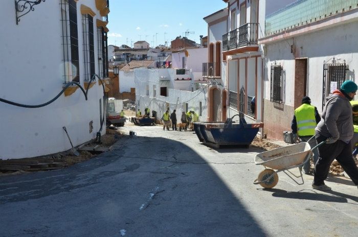 El Ayuntamiento de Palos trabaja en la renovación y mejora de la calle Pinta