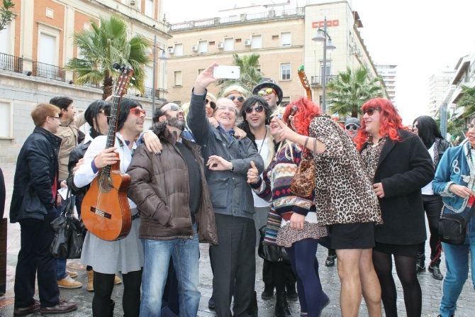 ‘Selfie’ carnavalero del alcalde