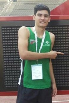 Un grandioso Héctor Santos rompe dos veces su plusmarca y bate el récord andaluz para ser quinto en el Nacional