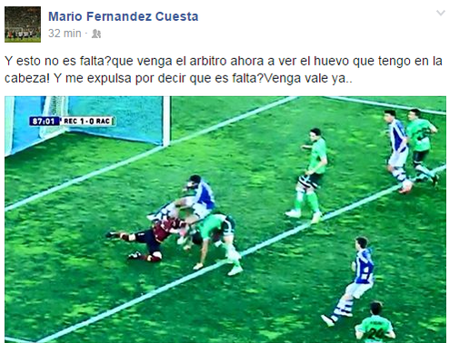 El portero del Racing se queja de una posible falta en el gol del Decano