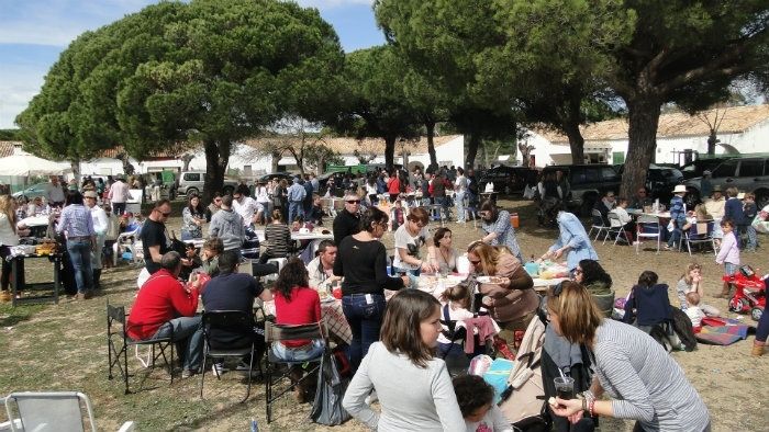 Los romeros del Carmen celebraron una convivencia en el poblado de Mazagón