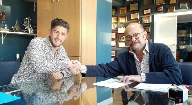 Antonio Domínguez amplía su contrato con el Decano hasta 2018