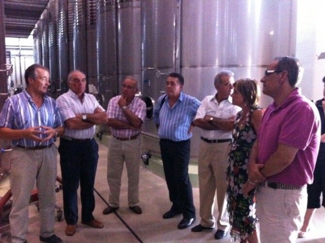Castillo traslada a los agricultores de Doñana los avances de la futura Ley de Cooperativas