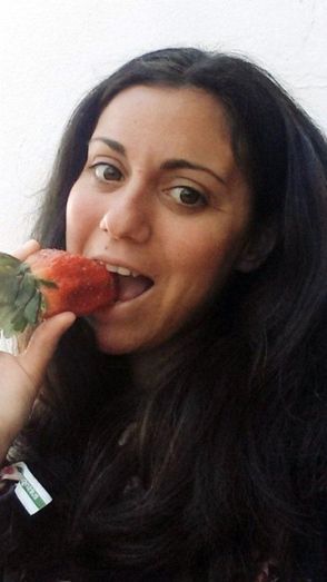El runrún: Muerde una fresa por el cáncer