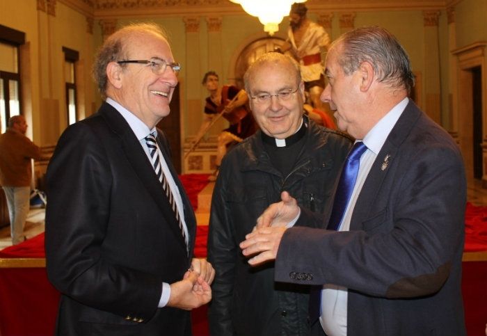 El Ayuntamiento de Huelva reparte este miércoles 6.000 ejemplares de su libro de Semana Santa