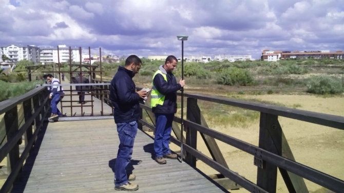 Manuel Andrés González anuncia el inicio de los trabajos previos para las obras del puente de La Gola