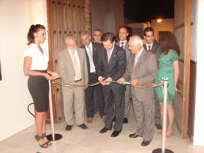 Gibraleón inicia sus fiestas con  la inauguración del Certamen Nacional de Pintura