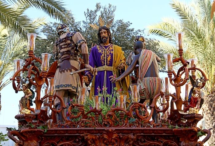 Devoción y paso firme desde el Carmen