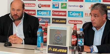 Un Recre descabezado y que busca ganar tiempo
