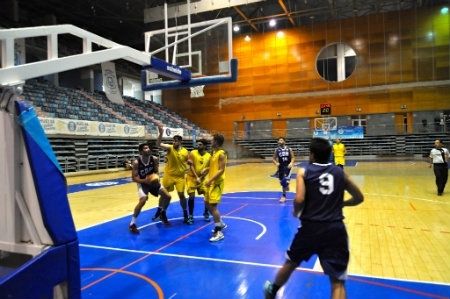 El Ciudad de Huelva sorprende al Palos (68-61)