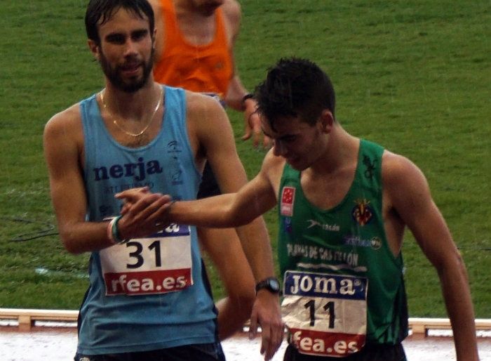 Vicente García-Caro y Moisés Antonete, héroes onubenses bajo la lluvia