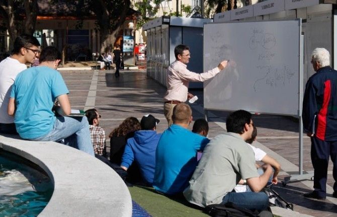 La Universidad volverá a sacar las clases a la calle contra los recortes