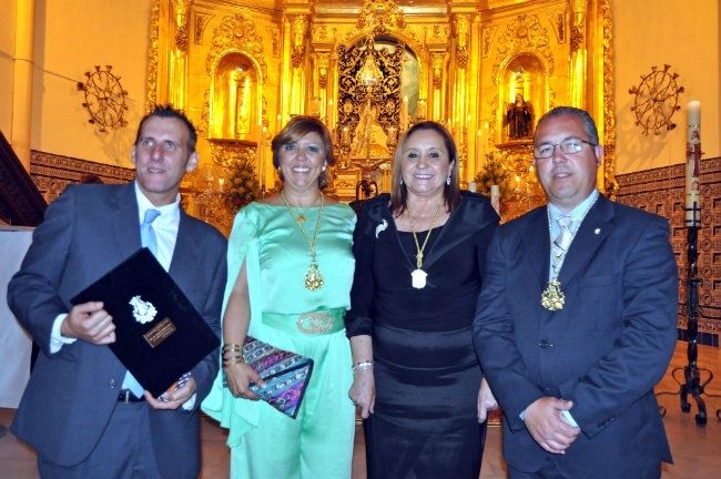 José Fernando Mendoza ofrece en Isla un pregón cargado de sentimientos hacia la Blanca Paloma