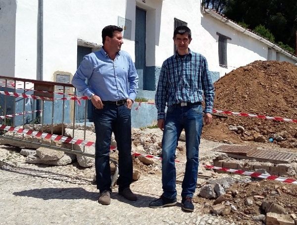 Giahsa acomete obras para corregir la falta de presión en zonas de Galaroza