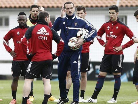 Osasuna destituye al ex jugador albiazul Mateo