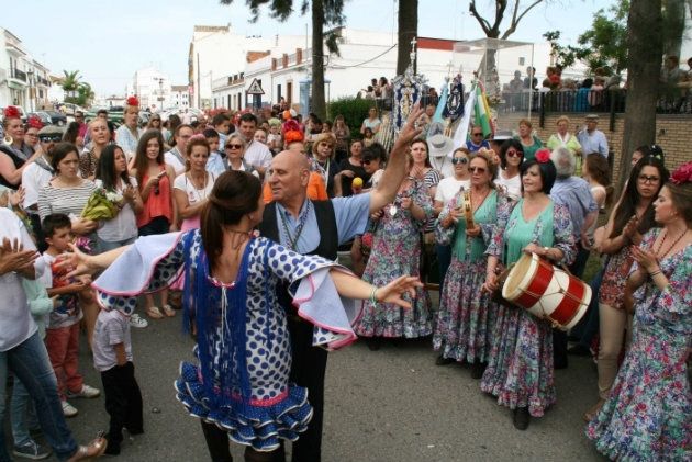 La Hermandad del Rocío de Cartaya viaja hacia la aldea almonteña