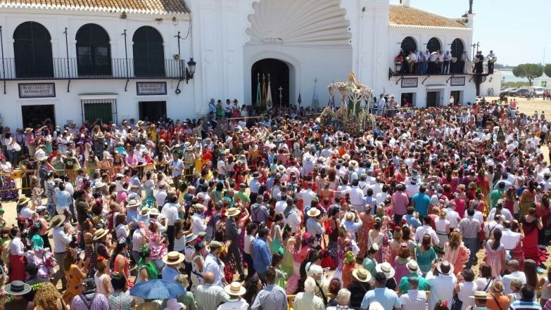 “Huelva, Huelva” a los pies de la Blanca Paloma
