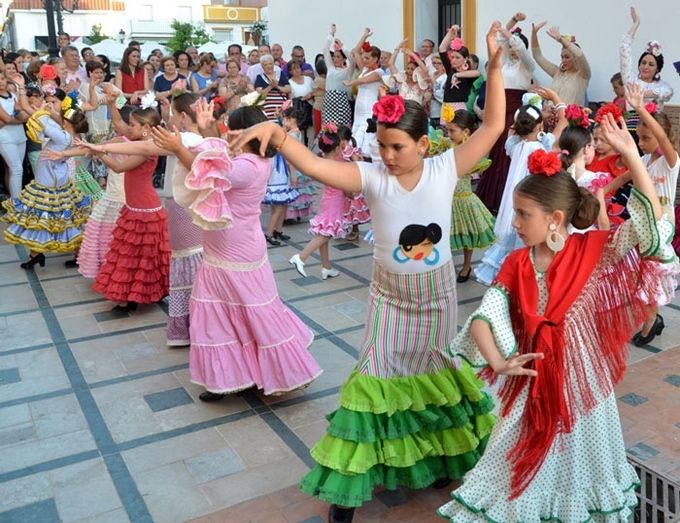 Palos vive sus Cruces de Mayo