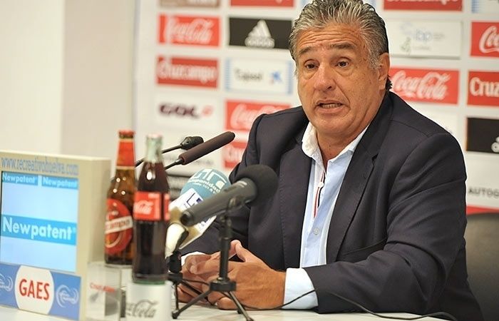 Víctor Hugo Mesa llega el jueves a Huelva para vender tras quitarle los poderes de Gildoy a Pablo Comas
