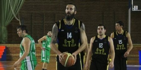 El pívot Nacho Romero anuncia que no seguirá en el Por Huelva