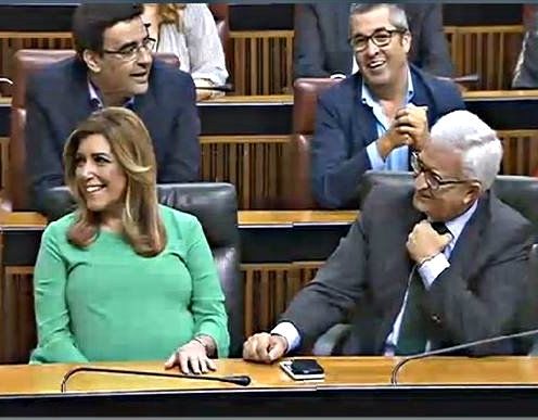 Susana Díaz es investida presidenta de la Junta con los votos de PSOE y Ciudadanos