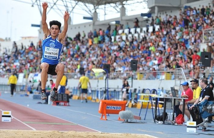 Héctor Santos, favorito al oro nacional juvenil en longitud para ir al Mundial
