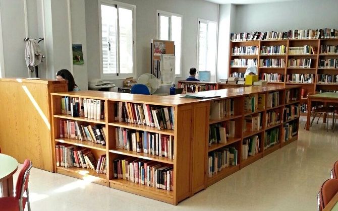 Las bibliotecas municipales permitirán retirar este verano hasta ocho libros para un plazo de un mes