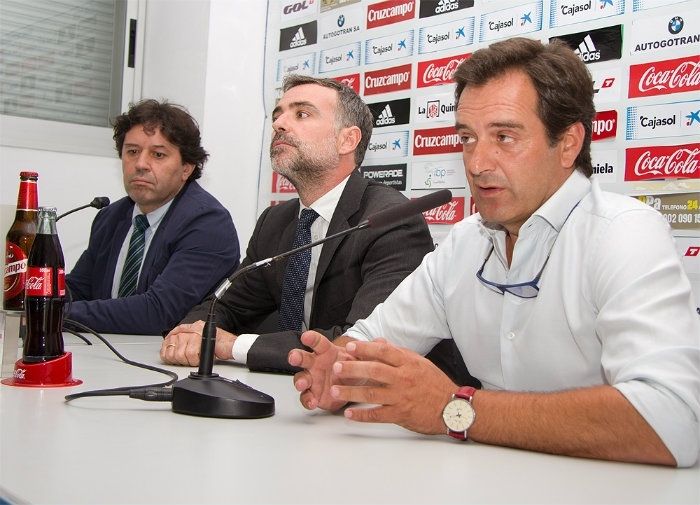 El fondo inversor está formado por 'cinco o seis empresarios mexicanos y españoles' anónimos y deja a Pablo Comas seguir siendo consejero