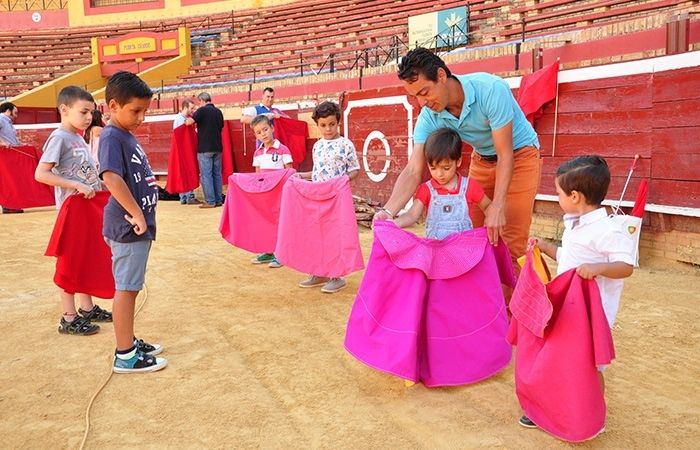 La Merced anima la espera hasta las Colombinas con el II Curso Práctico de Toreo de Salón para aficionados