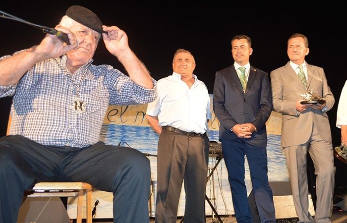 Custodio de los Ángeles recibe el homenaje de Punta Umbría como marinero de mayor edad