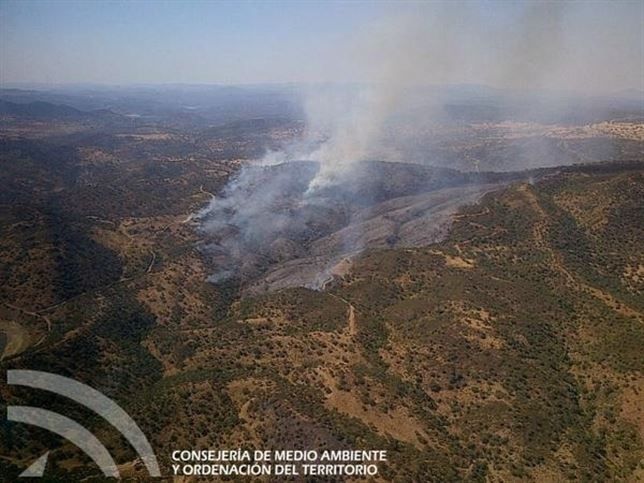 Extinguido en El Ronquillo un incendio que afectó a Zufre